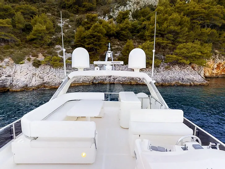 AMY Ferretti 630 - flybridge AMY Ferretti 630 - flybridge