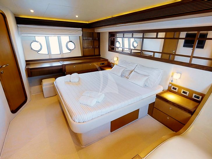 AMY Ferretti 630 - master cabin AMY Ferretti 630 - master cabin