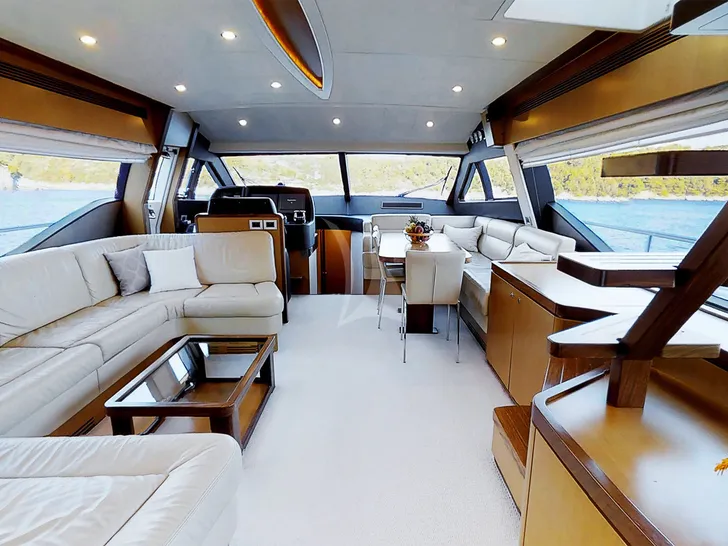 AMY Ferretti 630 - saloon AMY Ferretti 630 - saloon