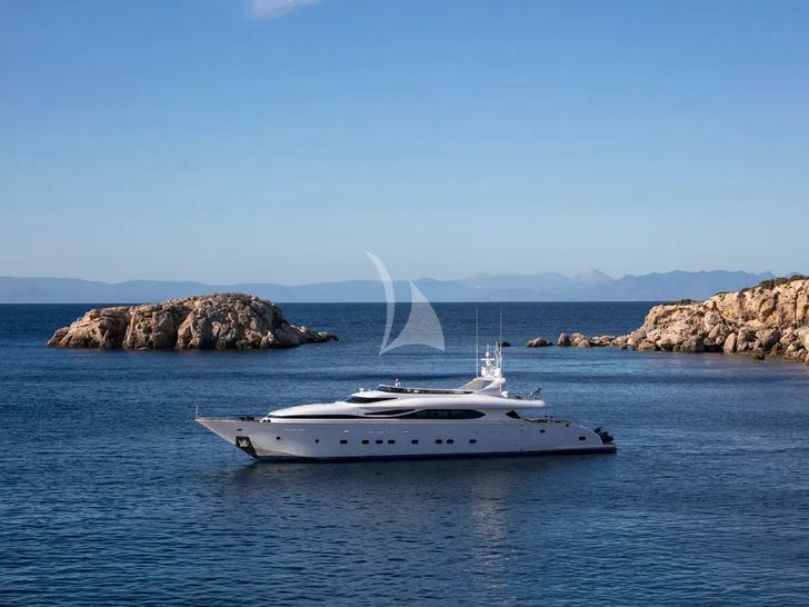 ANASA Maiora 35m - anchored ANASA Maiora 35m - anchored