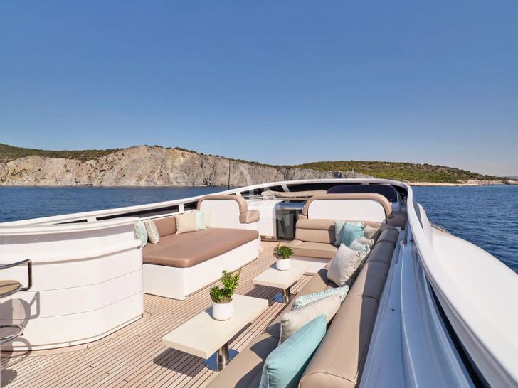 ANASA Maiora 35m - flybridge seating area ANASA Maiora 35m - flybridge seating area
