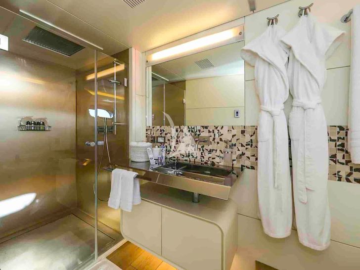 ANAVI Admiral 35 - VIP cabin bathroom ANAVI Admiral 35 - VIP cabin bathroom