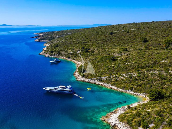 ANAVI Admiral 35 - anchored near an island ANAVI Admiral 35 - anchored near an island