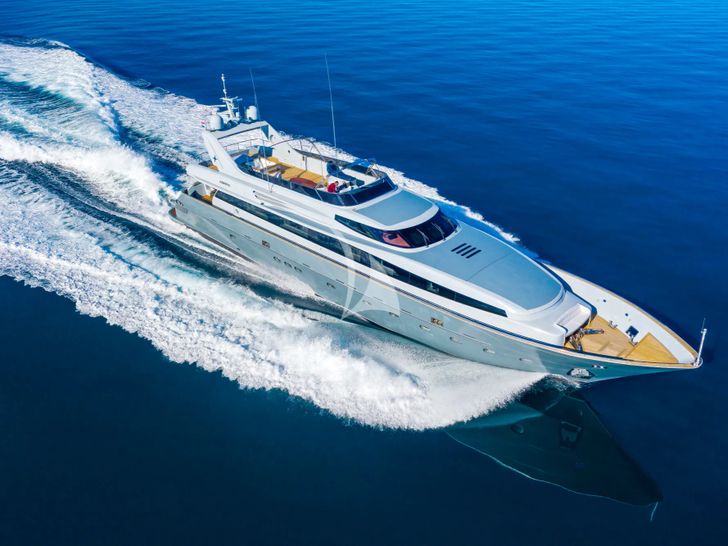 ANAVI Admiral 35 - cruising at top speed ANAVI Admiral 35 - cruising at top speed