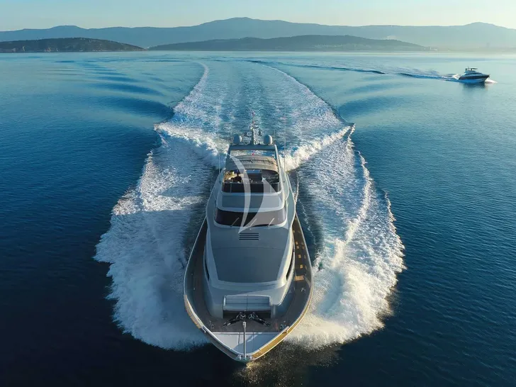 ANAVI Admiral 35 - cruising front view ANAVI Admiral 35 - cruising front view