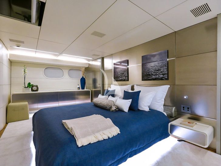 ANAVI Admiral 35 - master cabin ANAVI Admiral 35 - master cabin