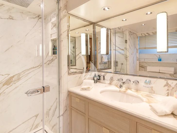 ANCALLIA Feadship 45m - VIP cabin 1 bathroom ANCALLIA Feadship 45m - VIP cabin 1 bathroom