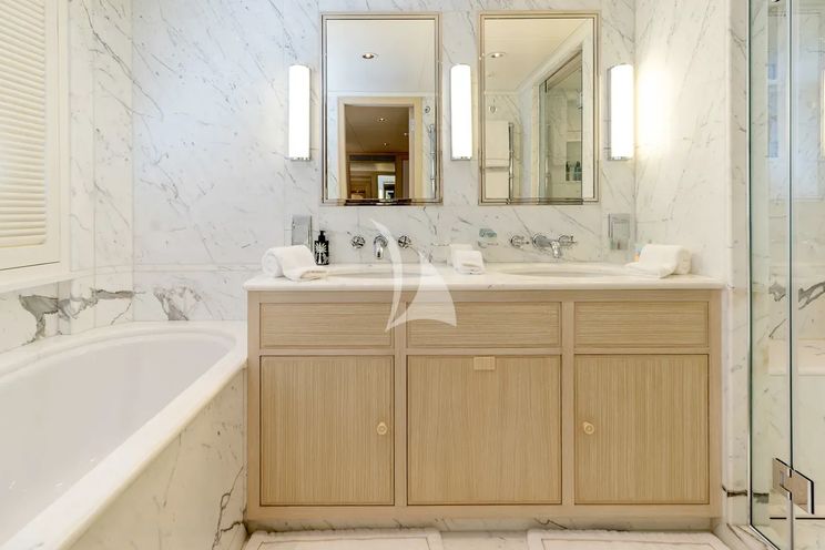 Charter Yacht ANCALLIA - Feadship 45m - 7 Cabins - Athens - Mykonos - Paros - Cyclades - Greece