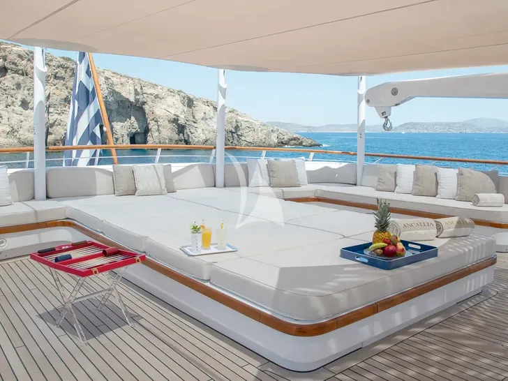 ANCALLIA Feadship 45m - sun deck bronzing area ANCALLIA Feadship 45m - sun deck bronzing area