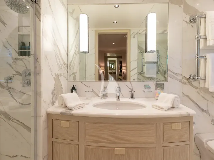 ANCALLIA Feadship 45m - twin cabin 1 bathroom ANCALLIA Feadship 45m - twin cabin 1 bathroom