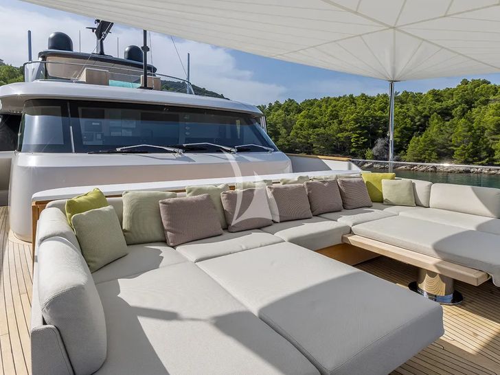 ANDIAMO Sanlorenzo SD118 - foredeck lounge ANDIAMO Sanlorenzo SD118 - foredeck lounge