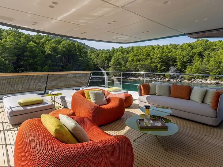 ANDIAMO Sanlorenzo SD118 - sun deck aft seating ANDIAMO Sanlorenzo SD118 - sun deck aft seating