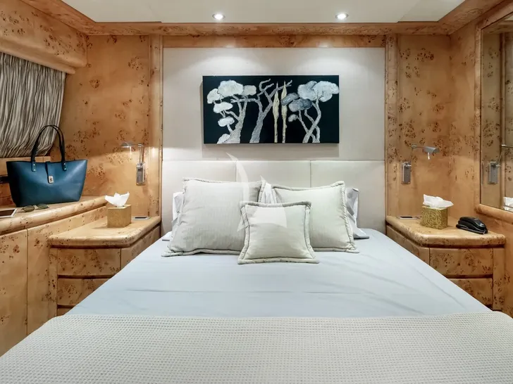 ANDILIS Admiral 90 - VIP cabin 1 ANDILIS Admiral 90 - VIP cabin 1