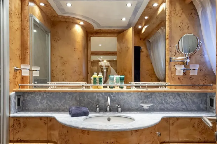 Charter Yacht ANDILIS - Admiral 90 - 5 Cabins - Athens - Mykonos - Paros - Cyclades - Greece