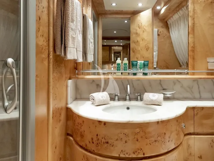 ANDILIS Admiral 90 - single bunk cabin bathroom ANDILIS Admiral 90 - single bunk cabin bathroom