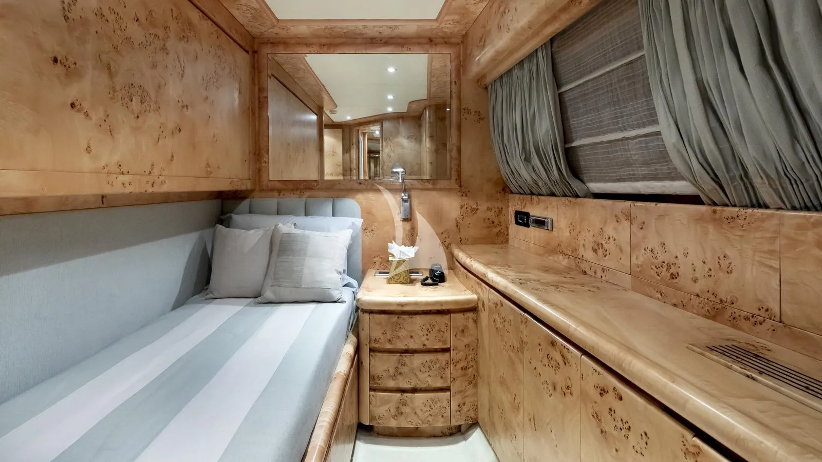 ANDILIS Admiral 90 - single bunk cabin