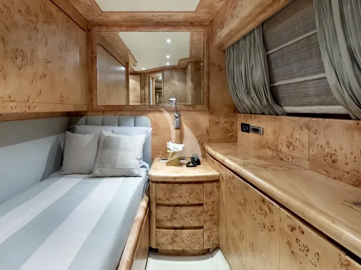 ANDILIS Admiral 90 - single bunk cabin ANDILIS Admiral 90 - single bunk cabin
