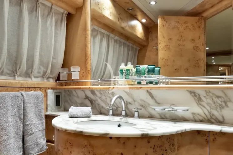 Charter Yacht ANDILIS - Admiral 90 - 5 Cabins - Athens - Mykonos - Paros - Cyclades - Greece
