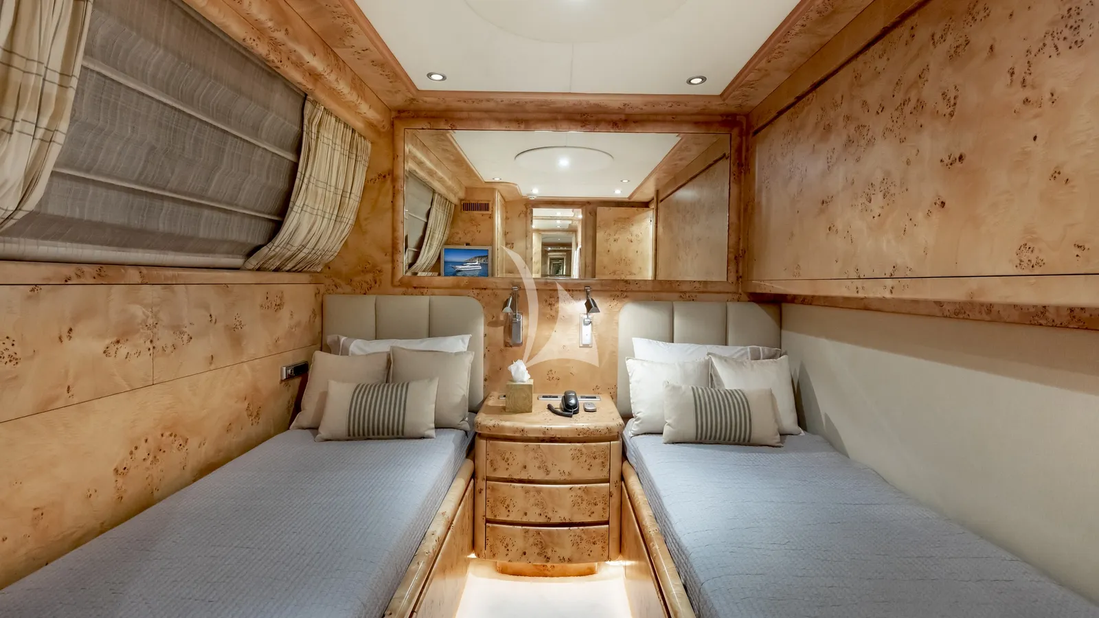 ANDILIS Admiral 90 - twin cabin 1