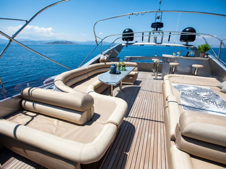 ANDROMEDA Posillipo Technema 80 - flybridge ANDROMEDA Posillipo Technema 80 - flybridge