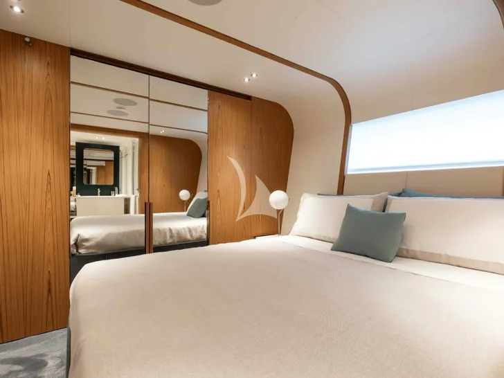 ANGEL Benetti Motopanfilo 37m - VIP cabin 1 ANGEL Benetti Motopanfilo 37m - VIP cabin 1