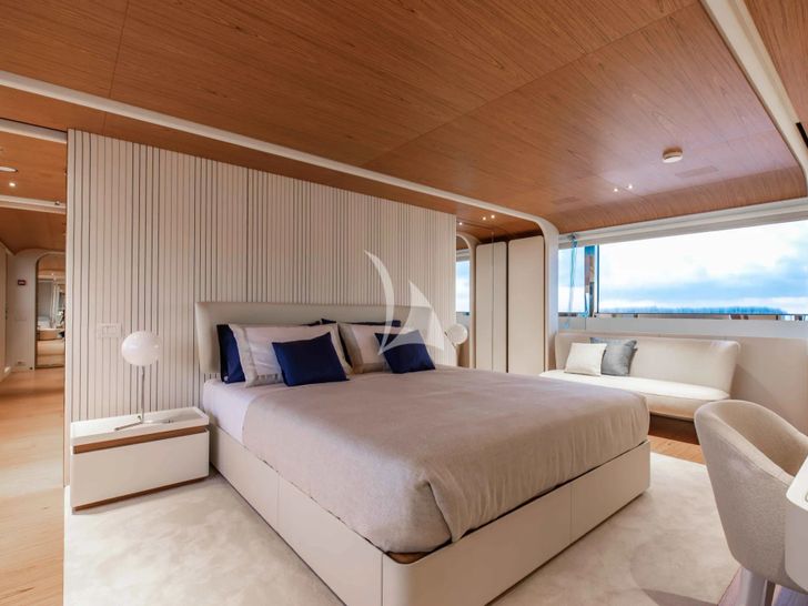 ANGEL Benetti Motopanfilo 37m - master cabin ANGEL Benetti Motopanfilo 37m - master cabin