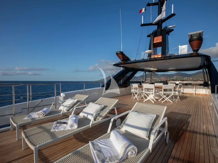 ANGEL Benetti Motopanfilo 37m - sundeck sun beds ANGEL Benetti Motopanfilo 37m - sundeck sun beds
