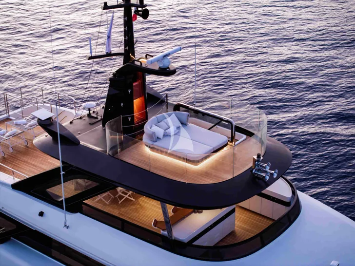 ANGEL Benetti Motopanfilo 37m - top deck sunbathing area ANGEL Benetti Motopanfilo 37m - top deck sunbathing area