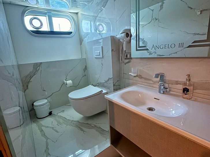 ANGELO III Custom Gulet 35m - VIP cabin 3 bathroom ANGELO III Custom Gulet 35m - VIP cabin 3 bathroom