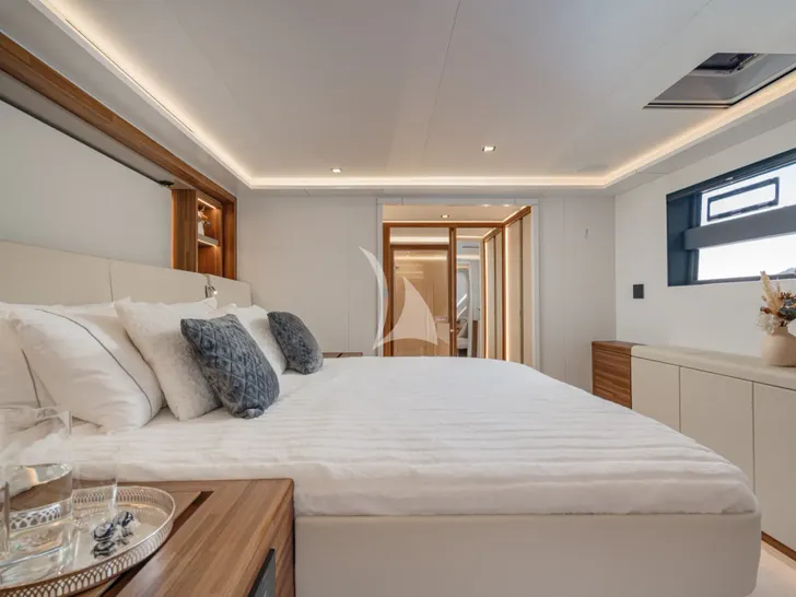 ANIMA Fountaine Pajot Power 80 - VIP cabin 1 ANIMA Fountaine Pajot Power 80 - VIP cabin 1