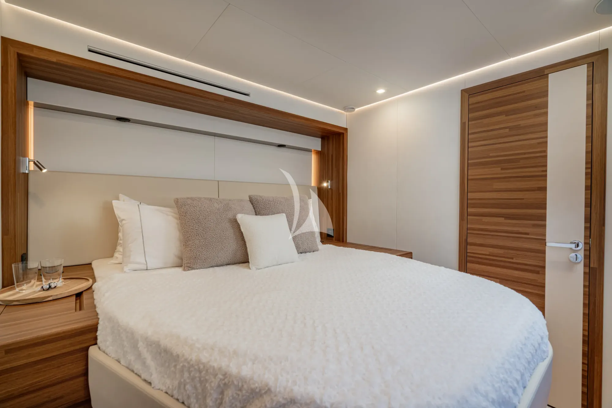 ANIMA Fountaine Pajot Power 80 - VIP cabin 3
