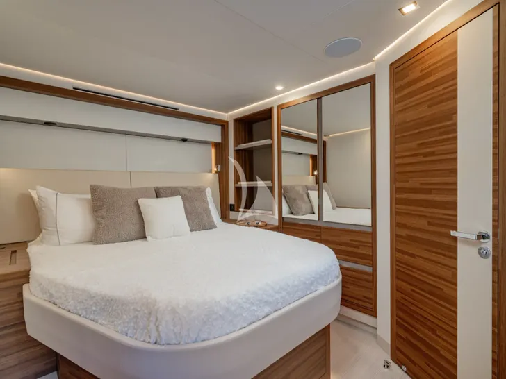 ANIMA Fountaine Pajot Power 80 - VIP cabin 4 ANIMA Fountaine Pajot Power 80 - VIP cabin 4