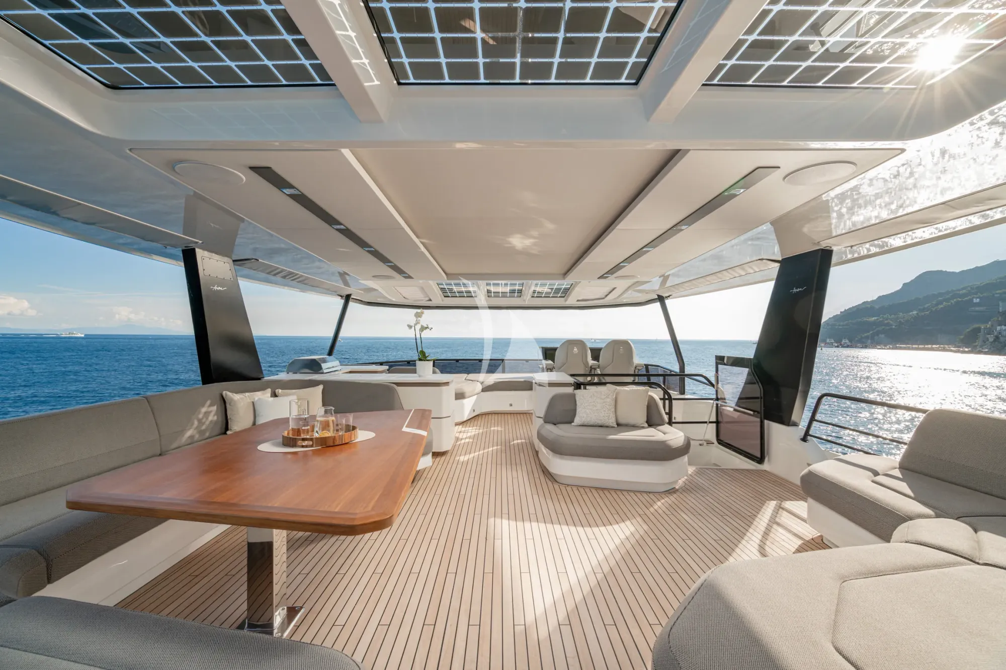 ANIMA Fountaine Pajot Power 80 - flybridge lounge and dining area