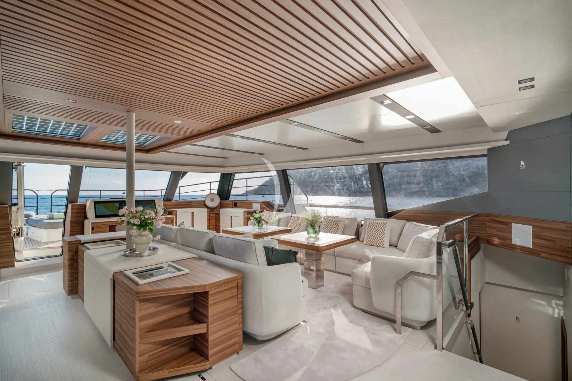 ANIMA Fountaine Pajot Power 80 - saloon dining area