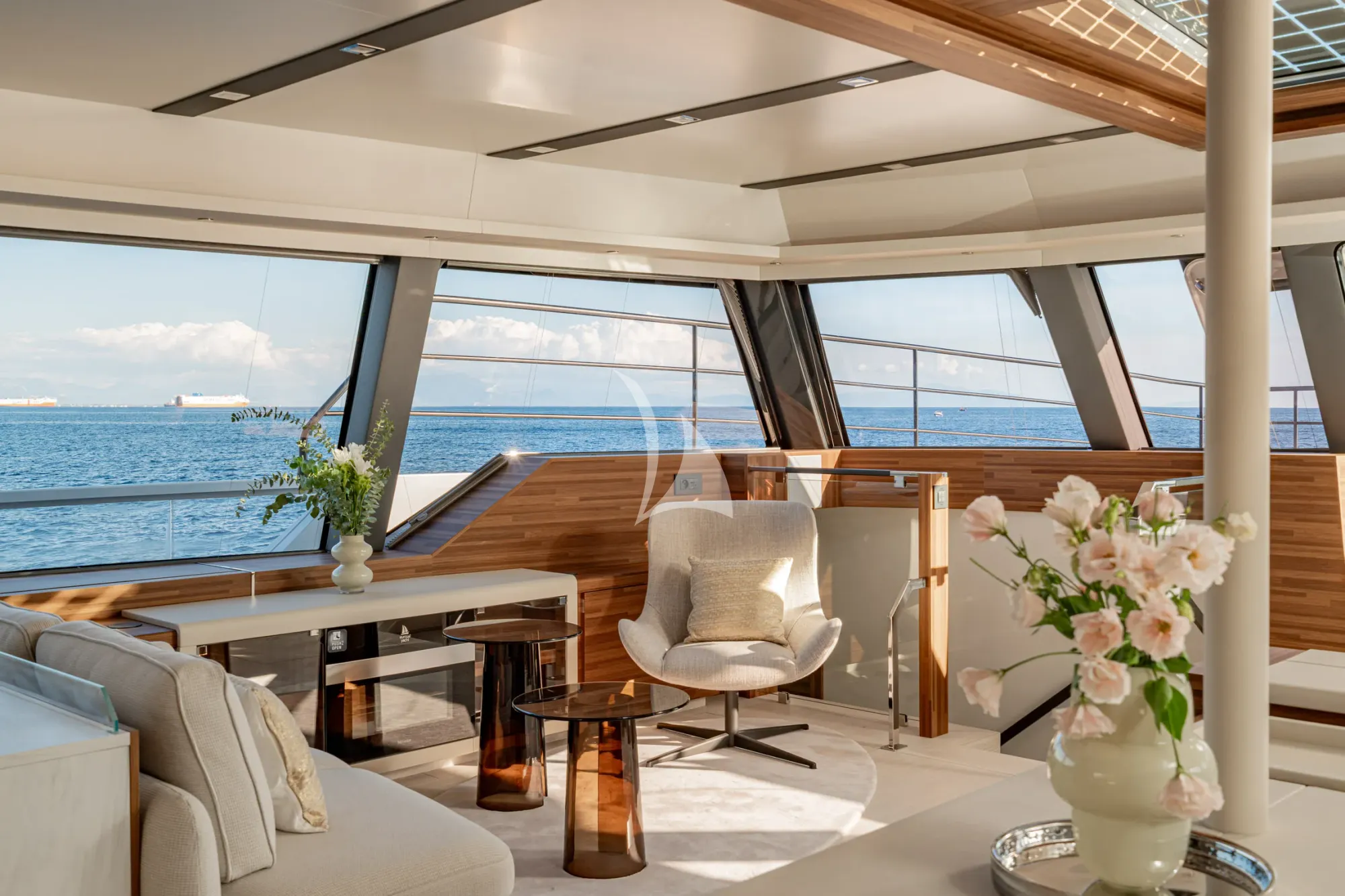 ANIMA Fountaine Pajot Power 80 - saloon lounge