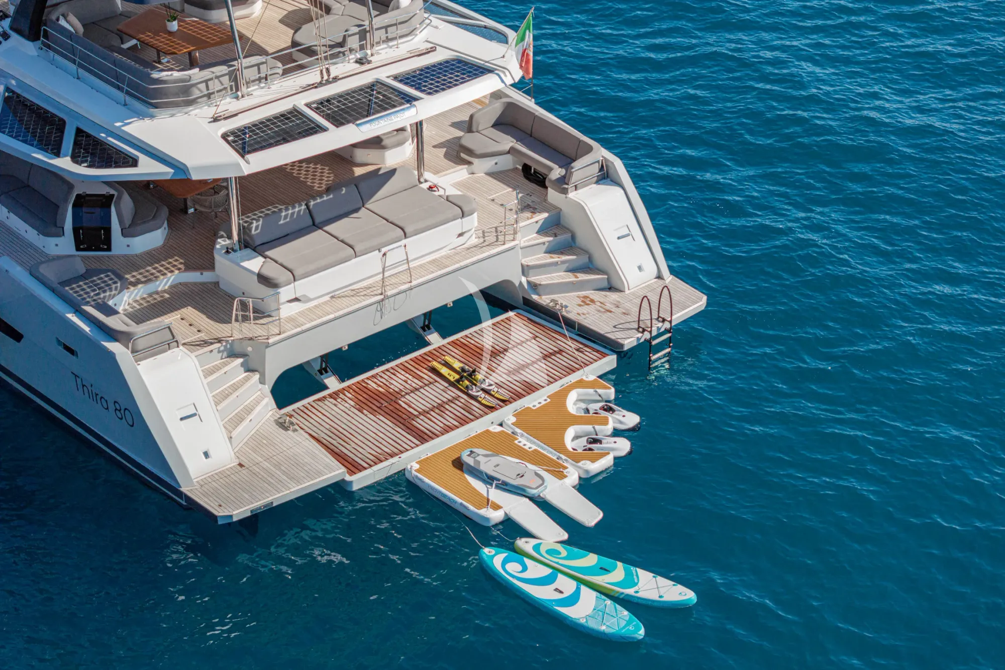 ANIMA Fountaine Pajot Power 80 - swim platform