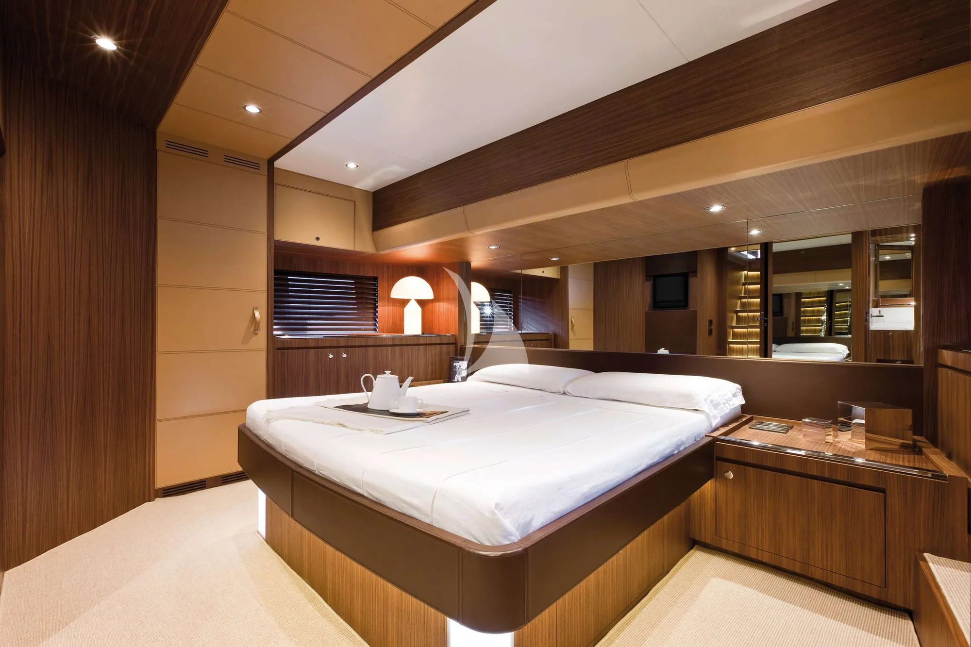 ANYTHING GOES IV Riva Duchessa 92 - VIP cabin