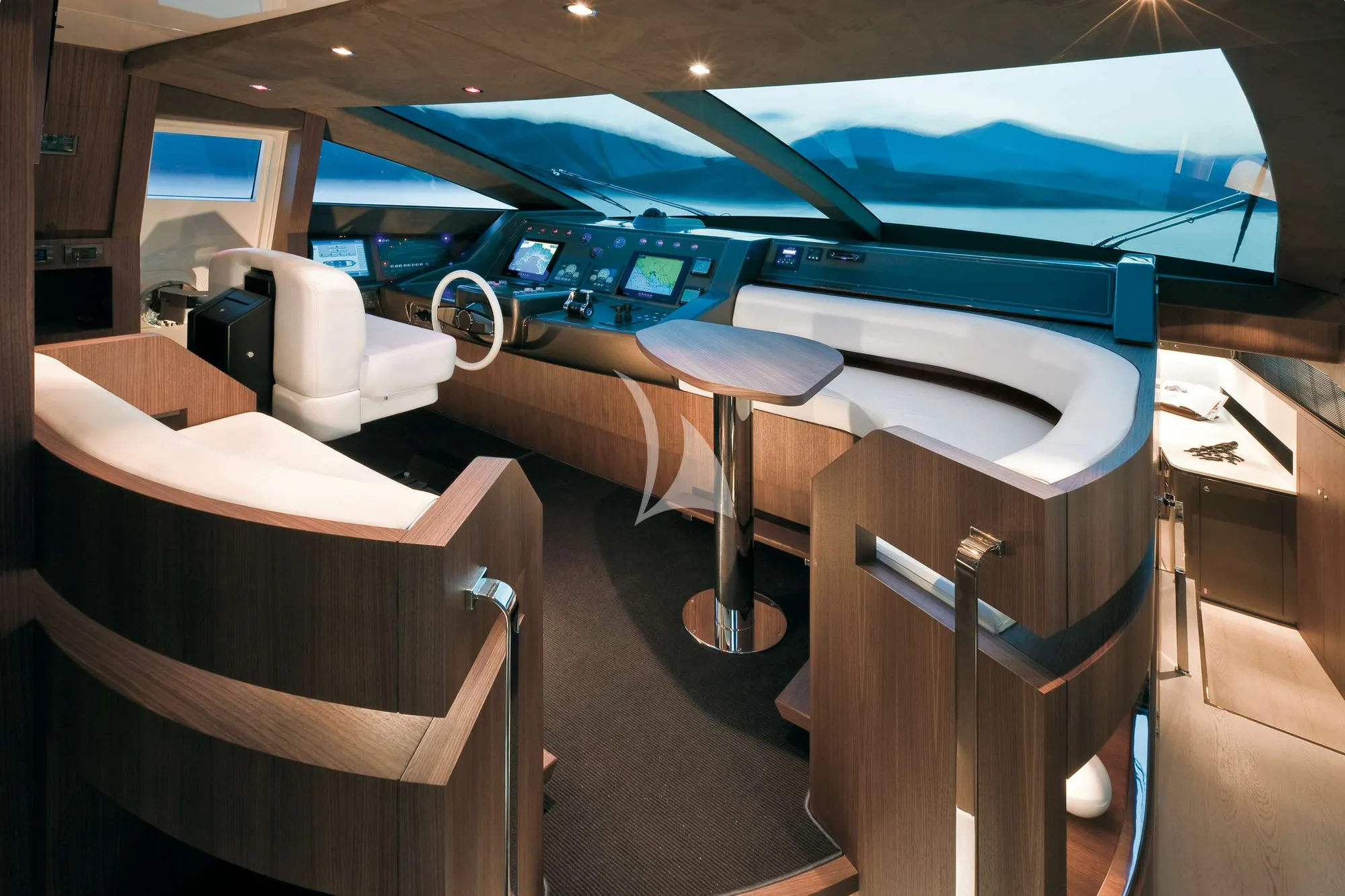 ANYTHING GOES IV Riva Duchessa 92 - cockpit