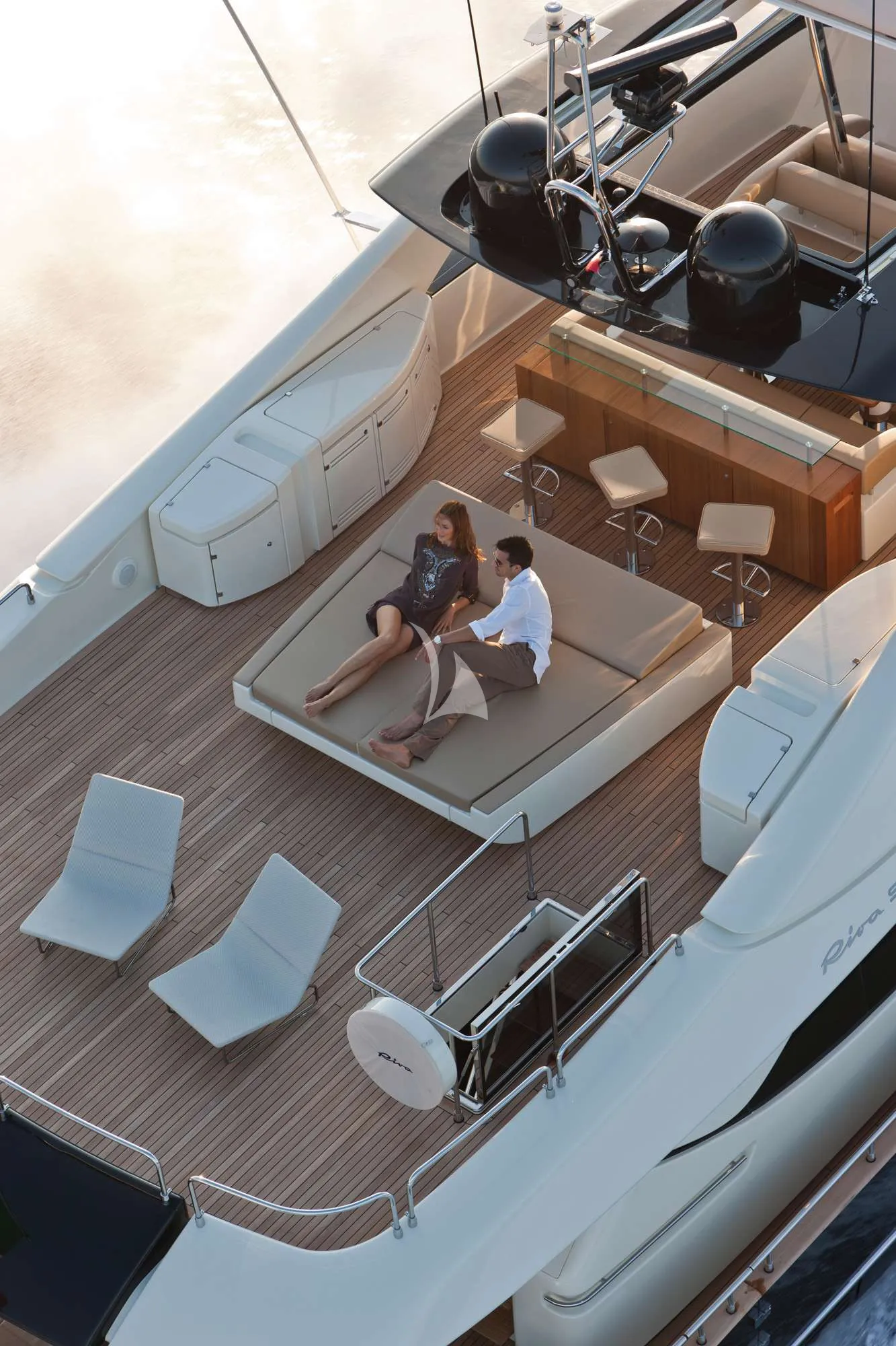 ANYTHING GOES IV Riva Duchessa 92 - guests on the sundeck
