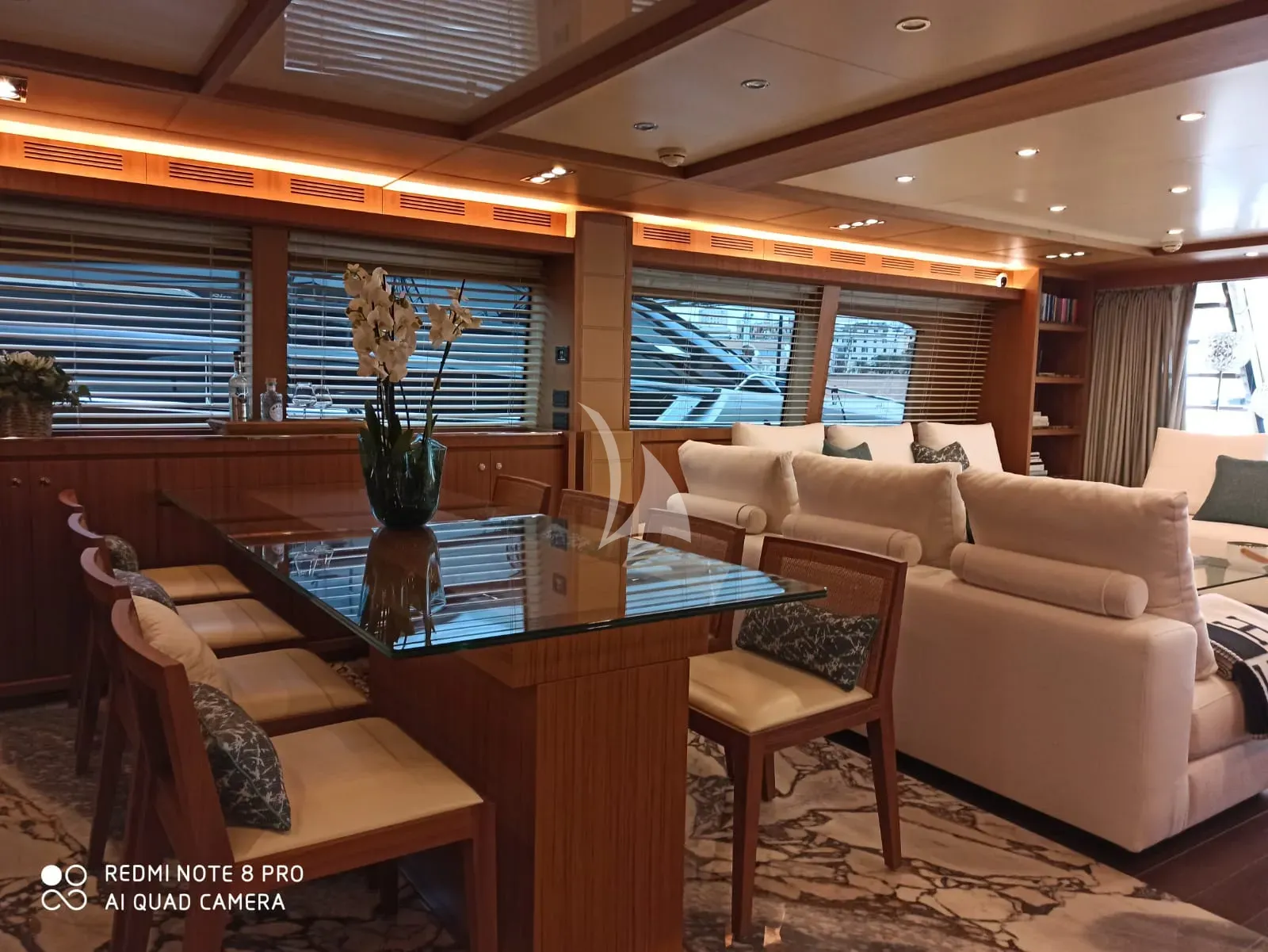 ANYTHING GOES IV Riva Duchessa 92 - main saloon dining area