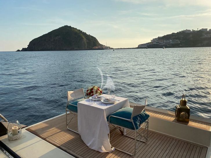 ANYTHING GOES IV Riva Duchessa 92 - romantic alfresco date set up ANYTHING GOES IV Riva Duchessa 92 - romantic alfresco date set up