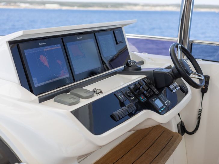 ANKA Princess 30M - cockpit ANKA Princess 30M - cockpit