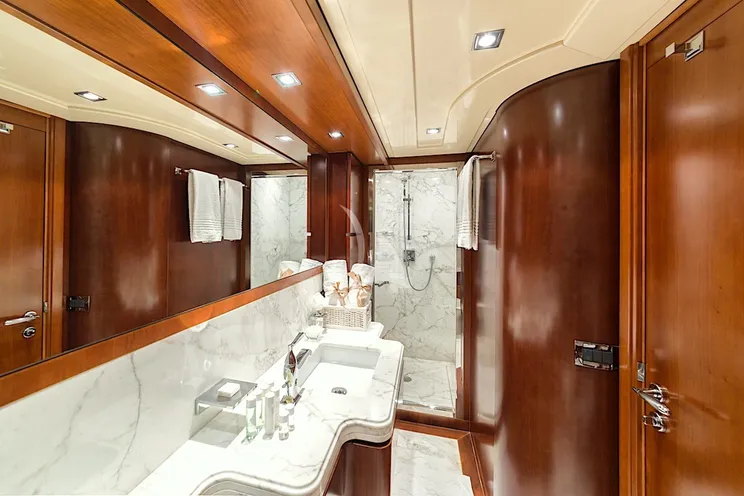 Charter Yacht ANNE MARIE - Ferretti Custom Line 97 - 4 Cabins - Naples - Capri - Positano - Amalfi Coast - Italy