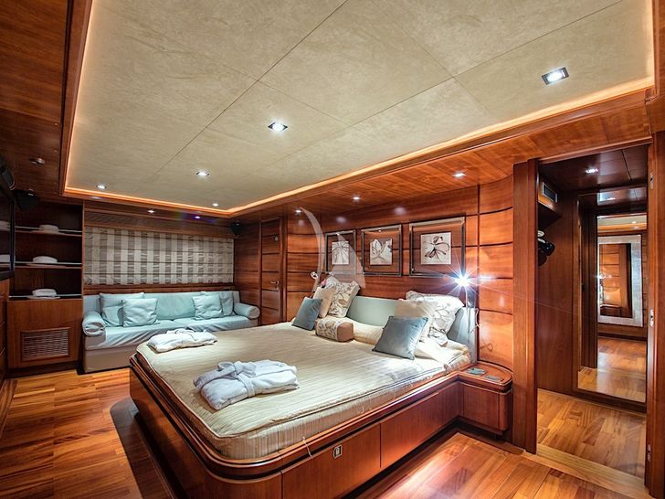 ANNE MARIE Ferretti Custom Line 97 - VIP cabin 1 wide shot ANNE MARIE Ferretti Custom Line 97 - VIP cabin 1 wide shot