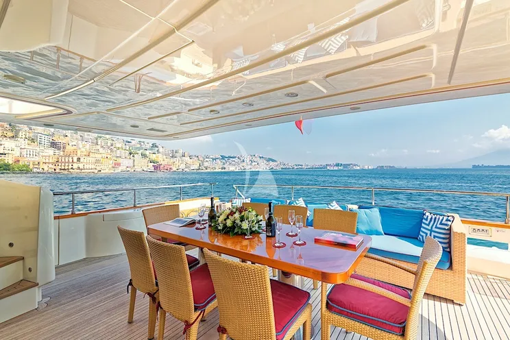 Charter Yacht ANNE MARIE - Ferretti Custom Line 97 - 4 Cabins - Naples - Capri - Positano - Amalfi Coast - Italy