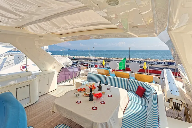 Charter Yacht ANNE MARIE - Ferretti Custom Line 97 - 4 Cabins - Naples - Capri - Positano - Amalfi Coast - Italy