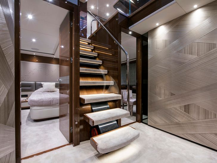 ANTHEYA III Princess 115 Stairs ANTHEYA III Princess 115 Stairs