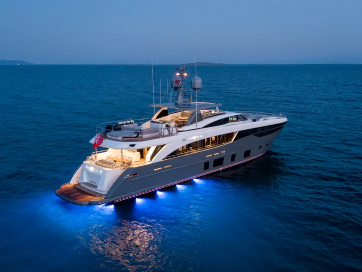 ANTHEYA III Princess 35m - at night ANTHEYA III Princess 35m - at night