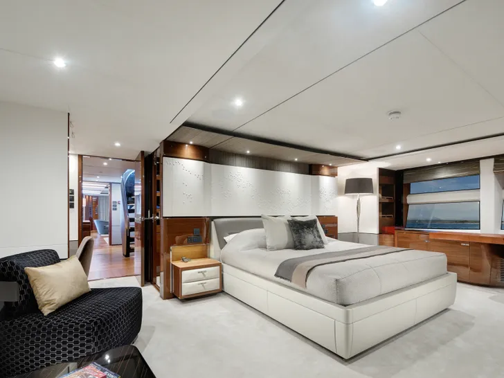 ANTHEYA III Princess 35m - master cabin ANTHEYA III Princess 35m - master cabin