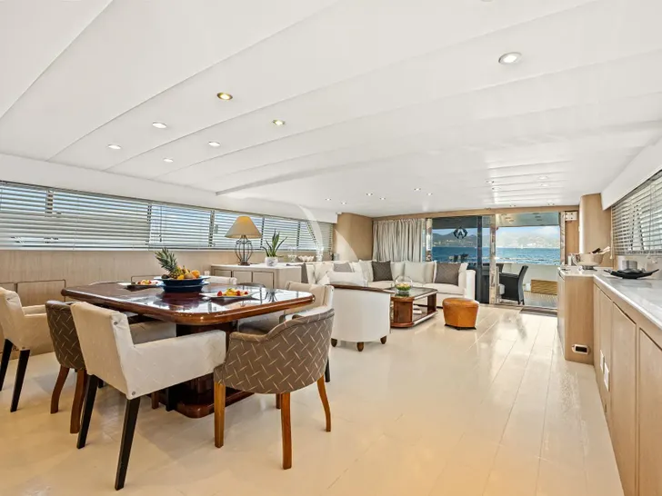 ANTISAN Alalunga 33m - saloon dining area and lounge ANTISAN Alalunga 33m - saloon dining area and lounge